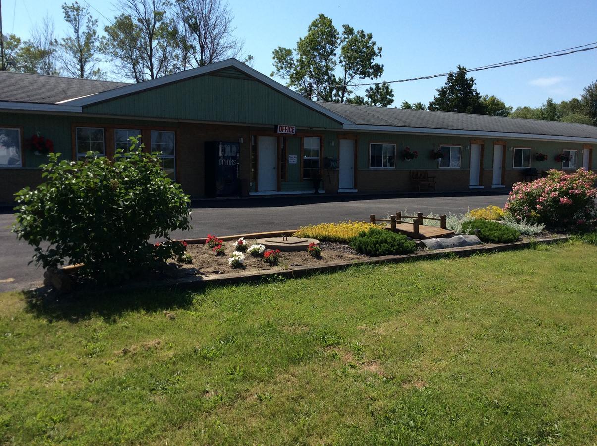 Tay Motel Waubaushene ภายนอก รูปภาพ